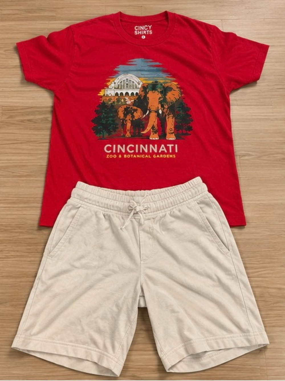 Cincinnati Zoo Cincy Shirts Tee + Old Navy Sweat Shorts Outfit M/L